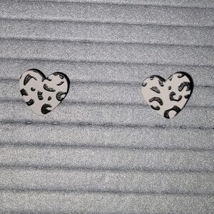 🧡LEOPARD Print Acrylic Heart Shaped Earrings